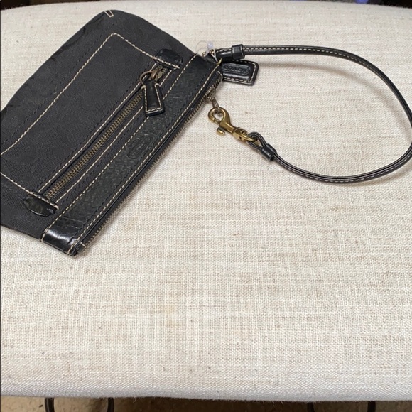 Coach logo wristlet - Picture 2 of 3